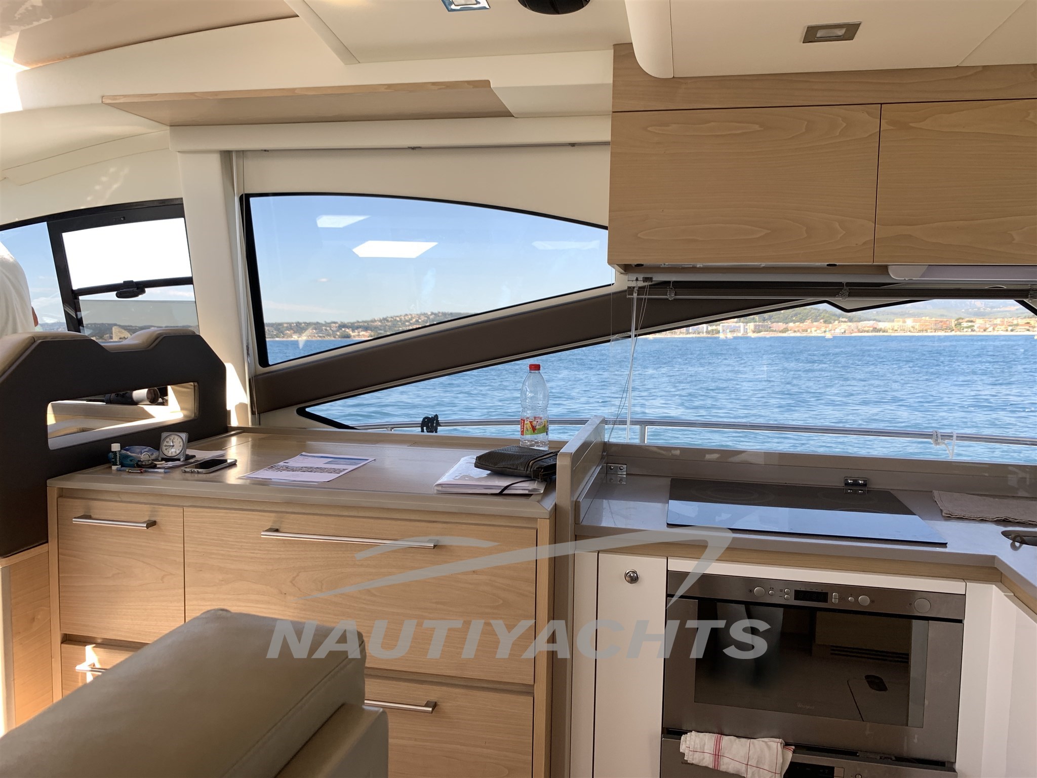 slider 19 Queens Yachts  50 HT